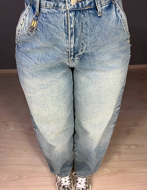 Джинсы женские I8 52428 Skater Jeans бананы высокая посадка варка с жатым эффектом косые карманы голубые, голубой, 28, 28, 78 см, 109 см Киев - изображение 19