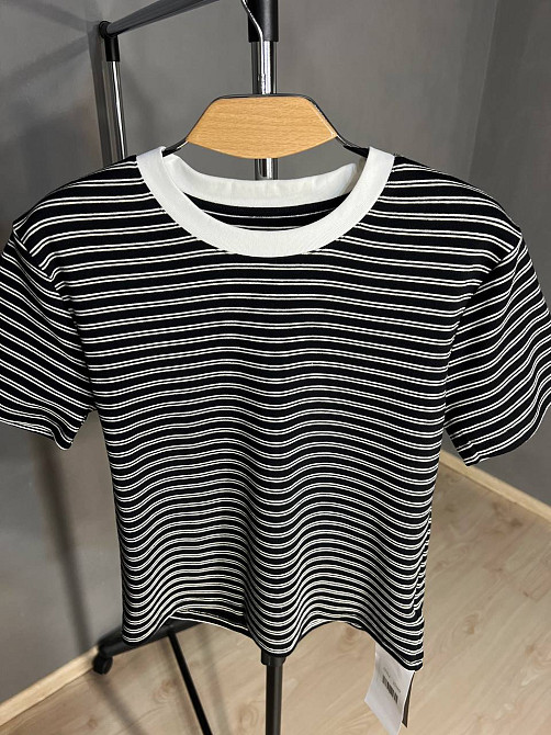 Футболка жіноча A-N 25189 в смужку базова модель середня довжина one size, чорний, one size Київ - фото 19