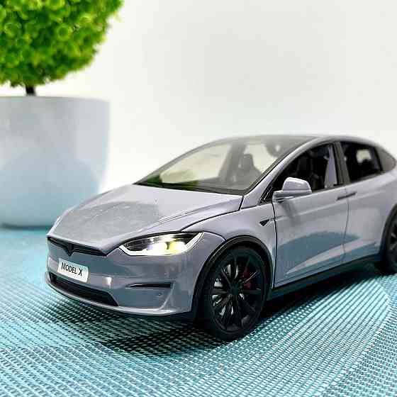 Машина Автосвіт Tesla Model X інерційна відчиняються двері капот багажник 17см Сіра (AP-2004) Чернігів