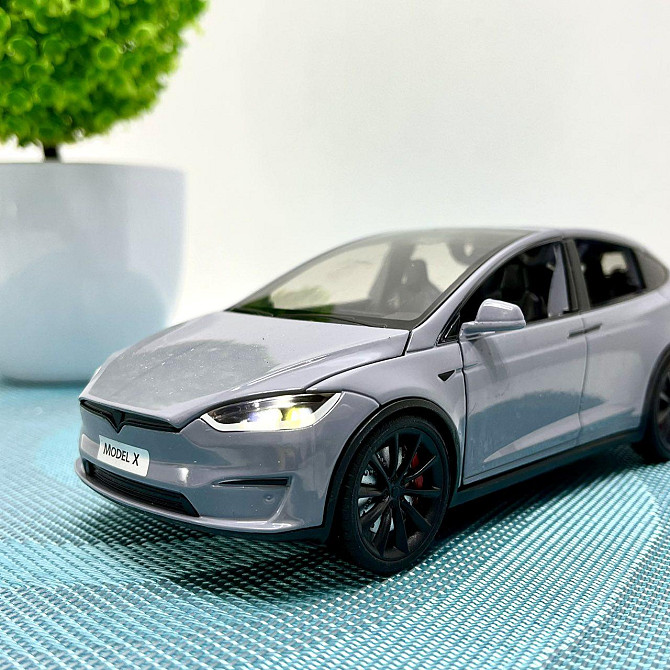 Машина Автосвіт Tesla Model X інерційна відчиняються двері капот багажник 17см Сіра (AP-2004) Чернігів - фото 3