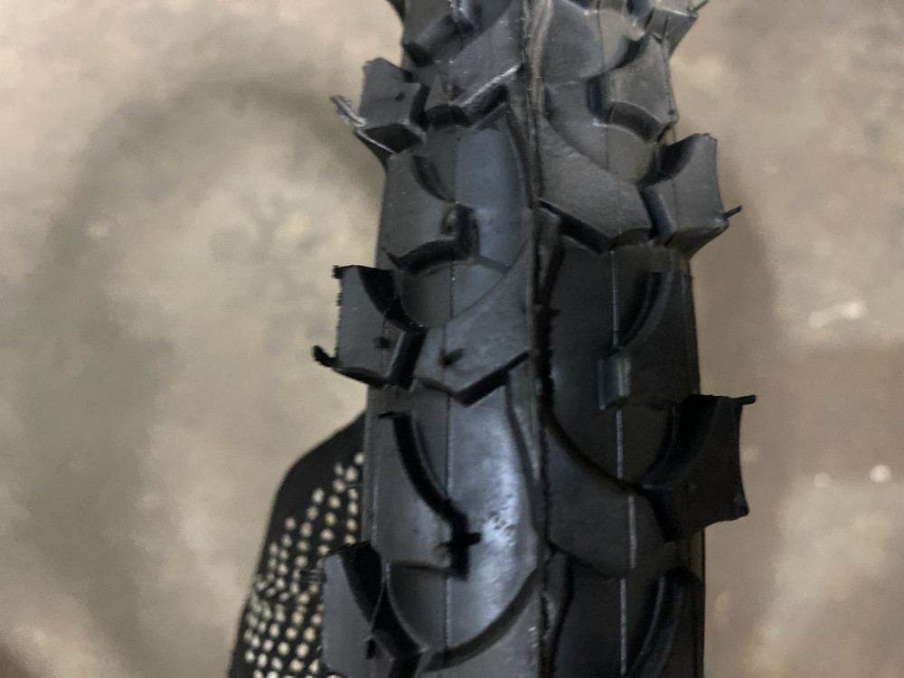 Велосипедна шина 16*2,125 (57-305).Шип.Б/К. 40% Мукачево - фото 1