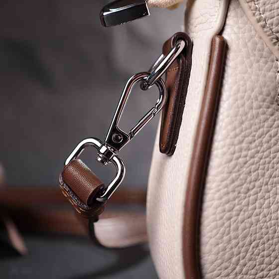 Полукруглая сумка для женщин с интересным магнитом-защелкой из натуральной кожи Vintage 22439 Белая Киев