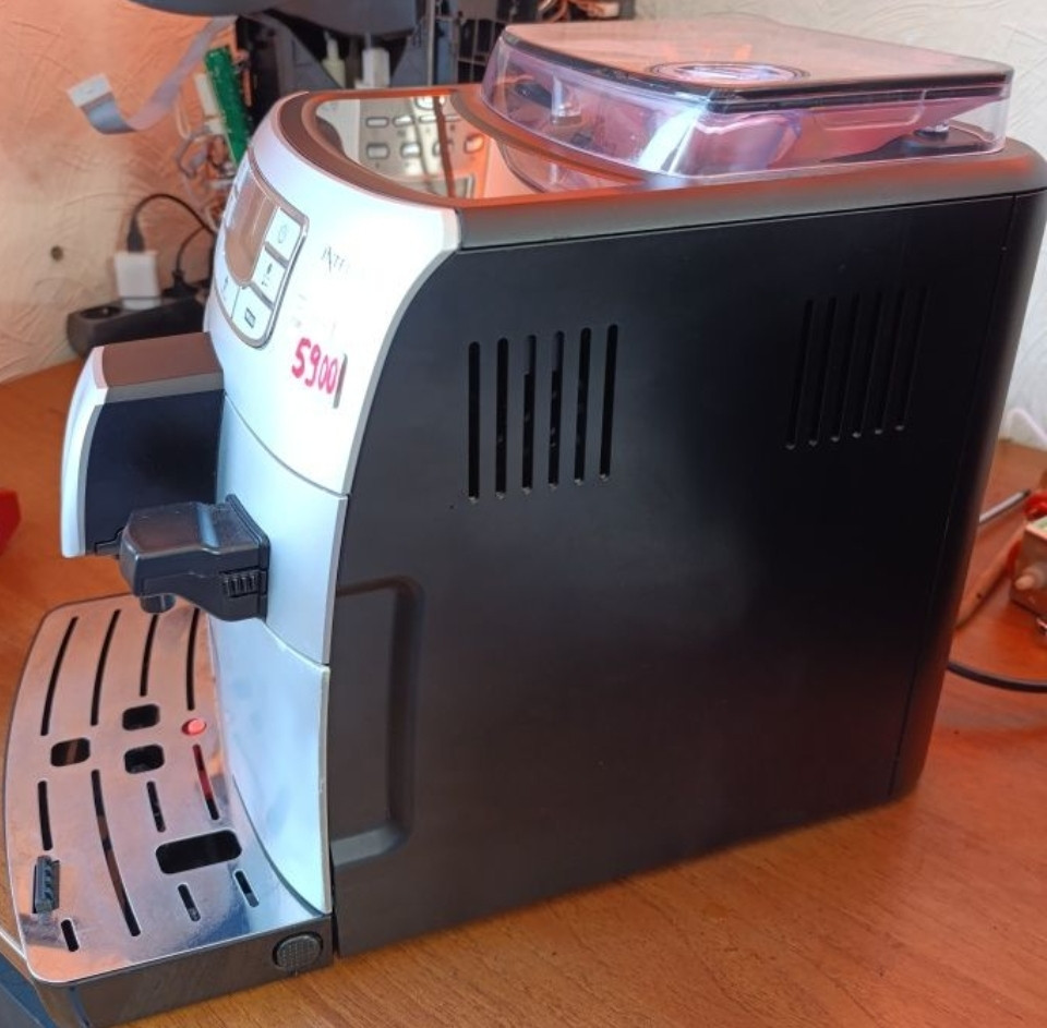 Италійска автоматична Кавомашина Saeco Intelia Київ - фото 3