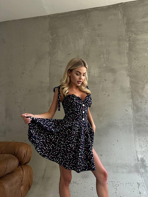 Жіночий романтичний мінікомбінезон у квітковий принт суперсофт Темно-синій, 42/44 Одеса - фото 8