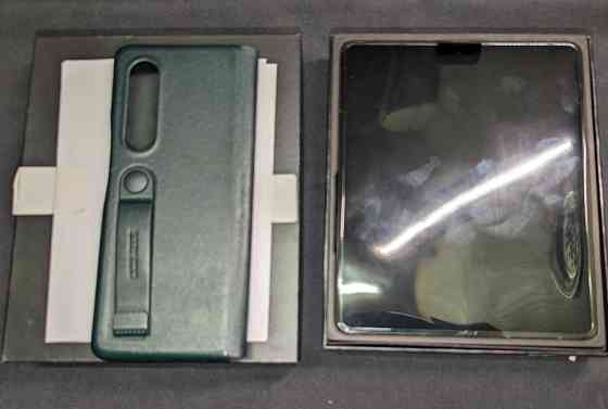 Смартфон : Samsung Galaxy Fold 3. Киев