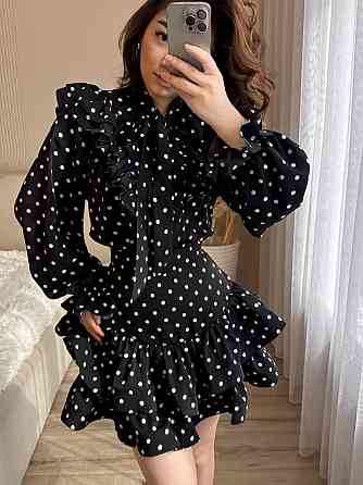 Женское стильное мини платье с принтом в горошек атлас Одесса