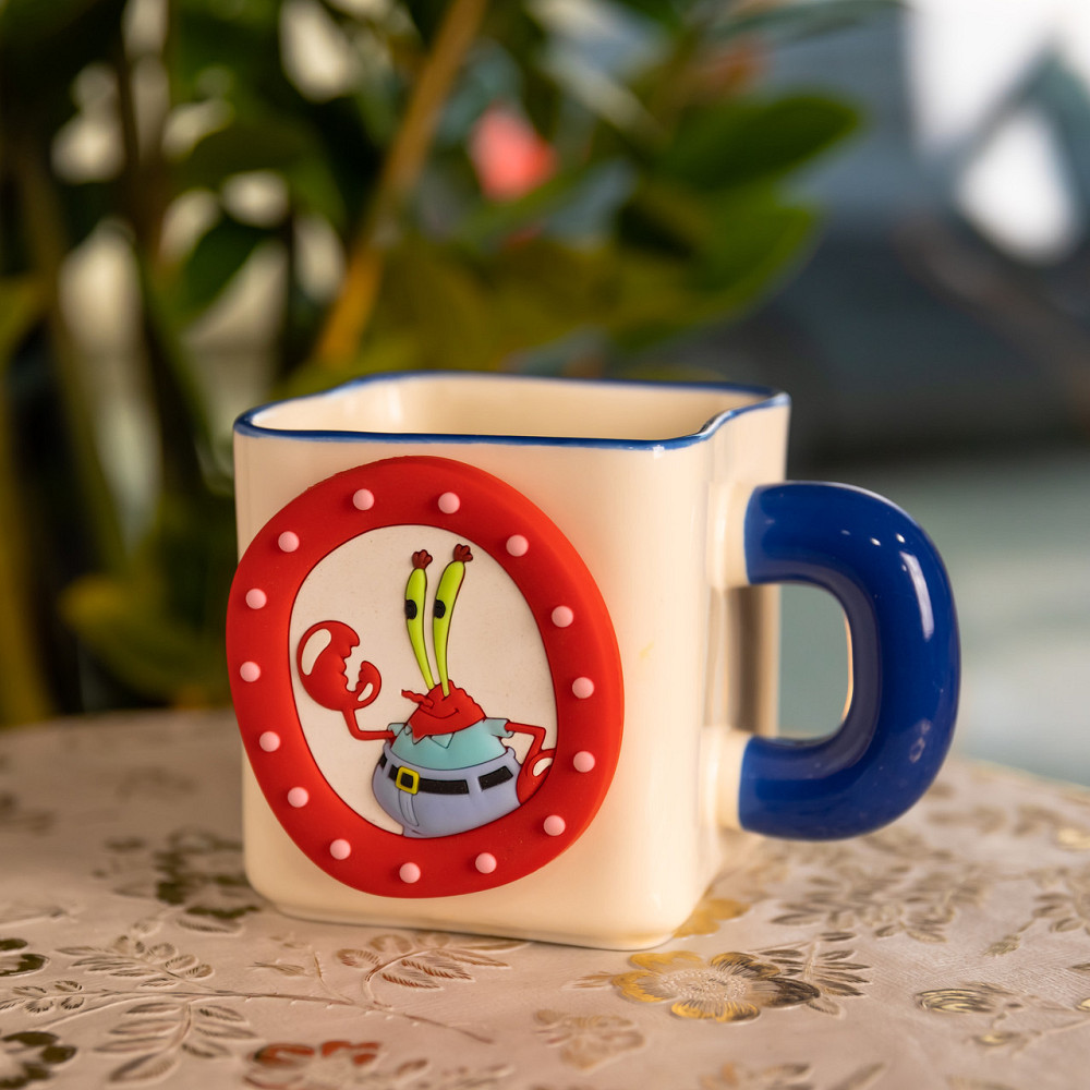 Фарфоровая чашка 