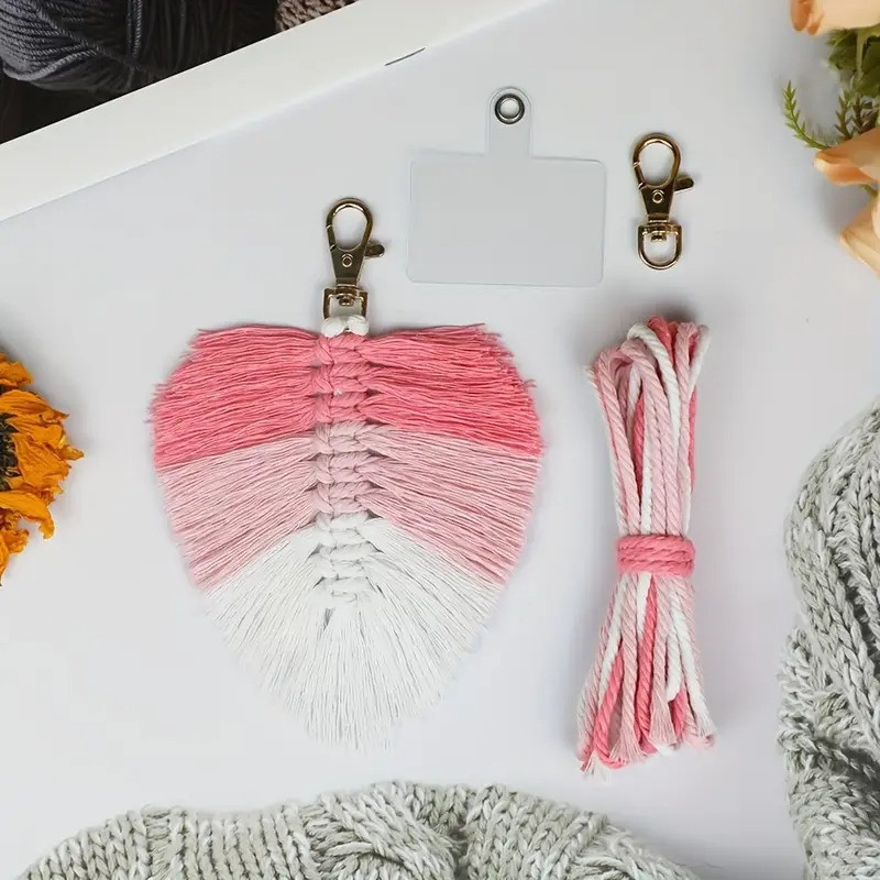 Набор макраме для творчества и ручного вязания брелока для ключей или декора на сумку 10х16см,розовый Каменец-Подольский - изображение 1
