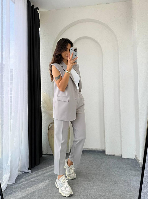 Жіночий базовий брючний костюм-двійка: жилет і штани креп костюмка Сірий, 42/44 Одеса - фото 1