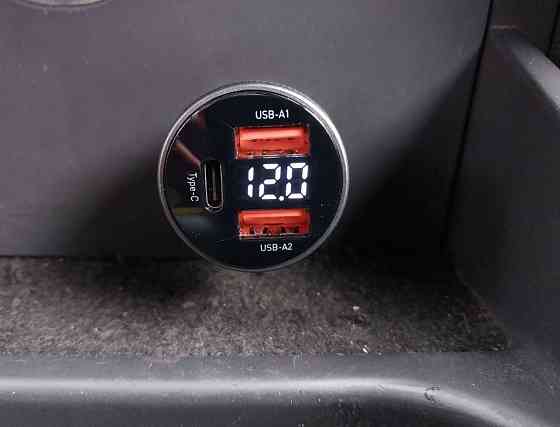 Автомобільне зарядне з вольтметром 80W 2USB, 1Type-C Essager Київ