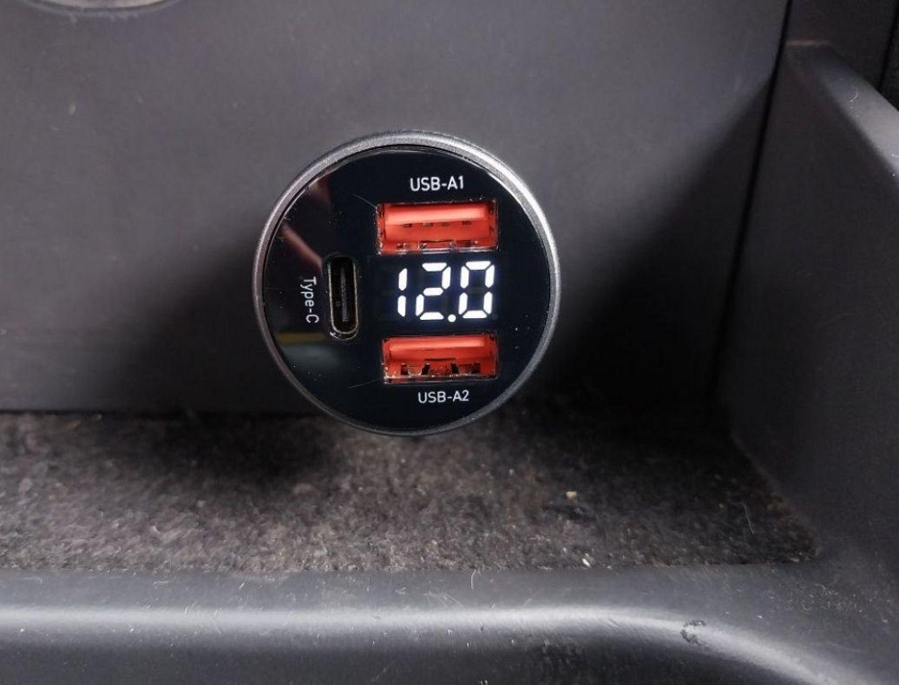 Автомобільне зарядне з вольтметром 80W 2USB, 1Type-C Essager Київ - фото 2