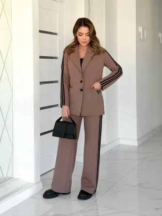 Женский костюм идеально подходит для повседневного гардероба Одесса