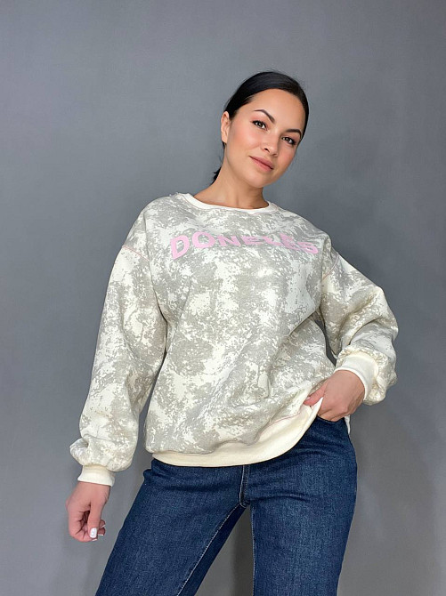 Свитшот женский Joy one 1732 удлиненный оверсайз вареный тай-дай с надписью DONELES one size, молочний, one size Киев - изображение 15