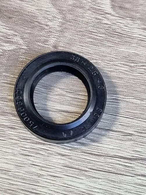 Сальник колеса МТ (25*38)I Мукачево - фото 1