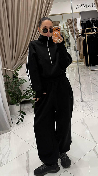 Женский стильный костюм с лампасами из качественной турецкой ткани Черный, 44/46 Одесса - изображение 1