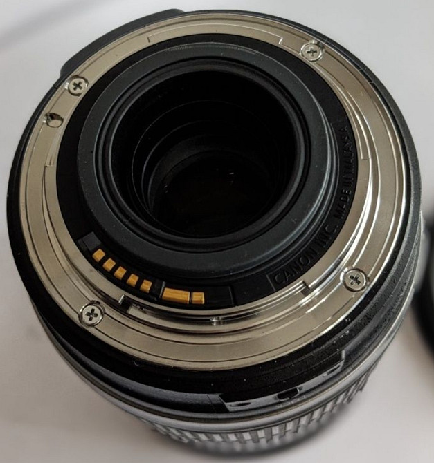 Объектив отличный зум (ультра зум) объектив Canon EF-S 18-200 мм, 1:3.5-5.6 IS Киев - изображение 4