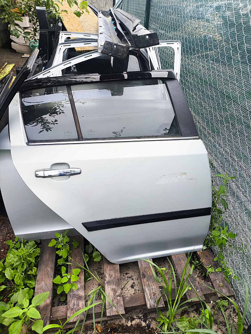 Передні права двері в зборі для Geely MK Cross 2010-2015 року Київ - фото 1