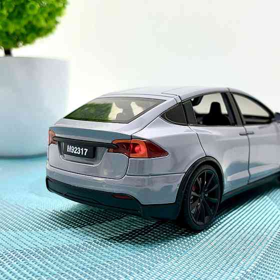 Машина Автосвіт Tesla Model X інерційна відчиняються двері капот багажник 17см Сіра (AP-2004) Чернігів