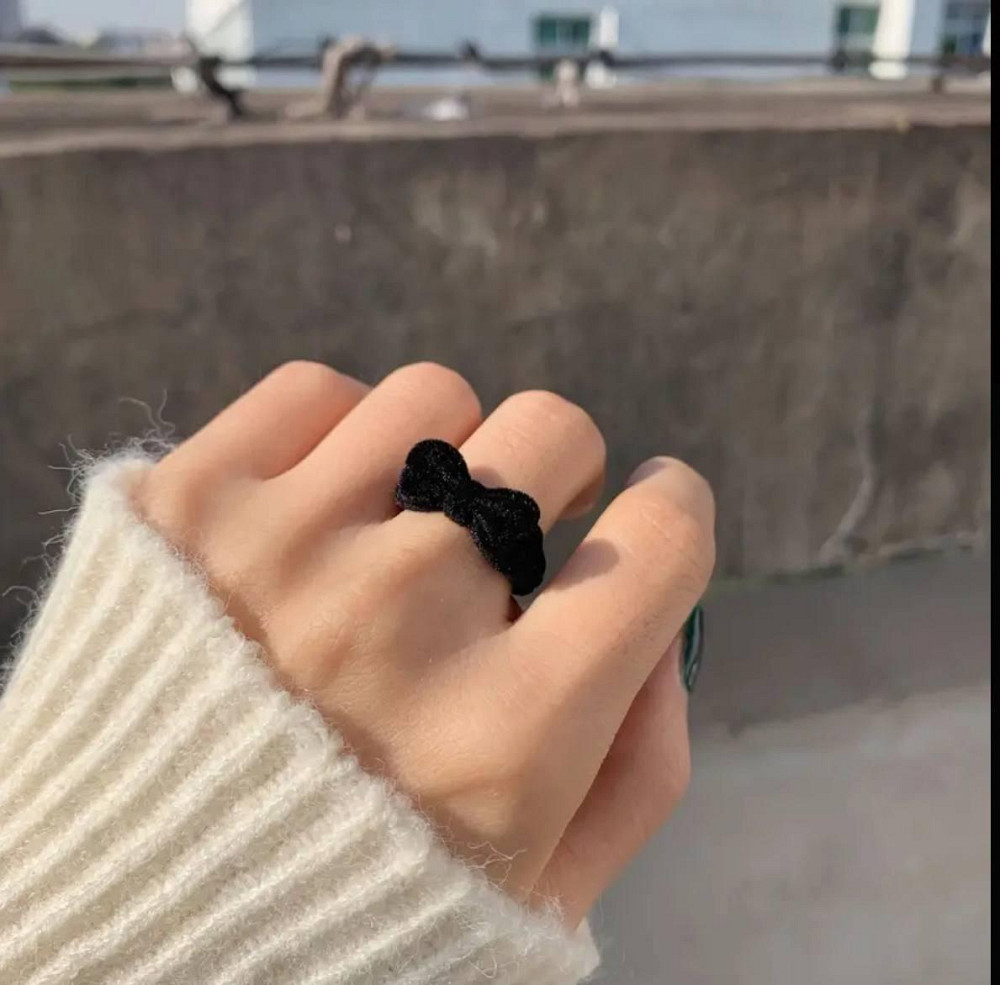 Бархатное кольцо с бантом чёрное, регулируемое Киев - изображение 1