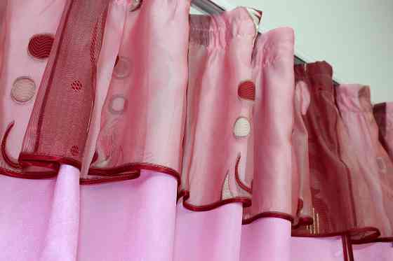 Кухонный комплект VR-Textil № 085к шторки с ламбрекеном розовый с бордовым 270х170 см (52-0494) Киев