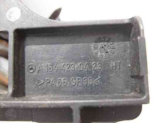 Mercedes-Benz  A1644230423 Пластиковий тримач заднього правого гальмівного шланга ML W164 GL X164 Одесса