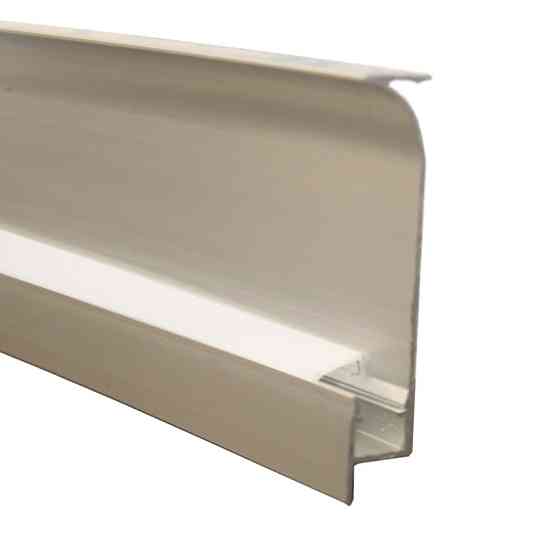 Комплект алюмінієвого профілю під плінтус та матового розсіювача 2 м 13,6*64,4 мм, накладний, срібний Дніпро