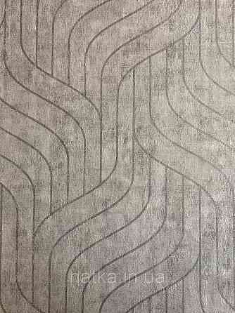 Шпалери метрові вінілові на флізелін Grandeco Feeling геометрія сріблясті смуги на сірому Київ