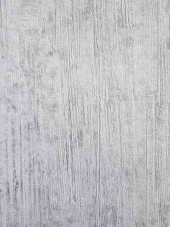 Шпалери вінілові на флізеліні Grandeco Textured vibes 0.53x10 під кору дерева структурні світло-сірі Київ