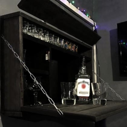 Настенный бар 