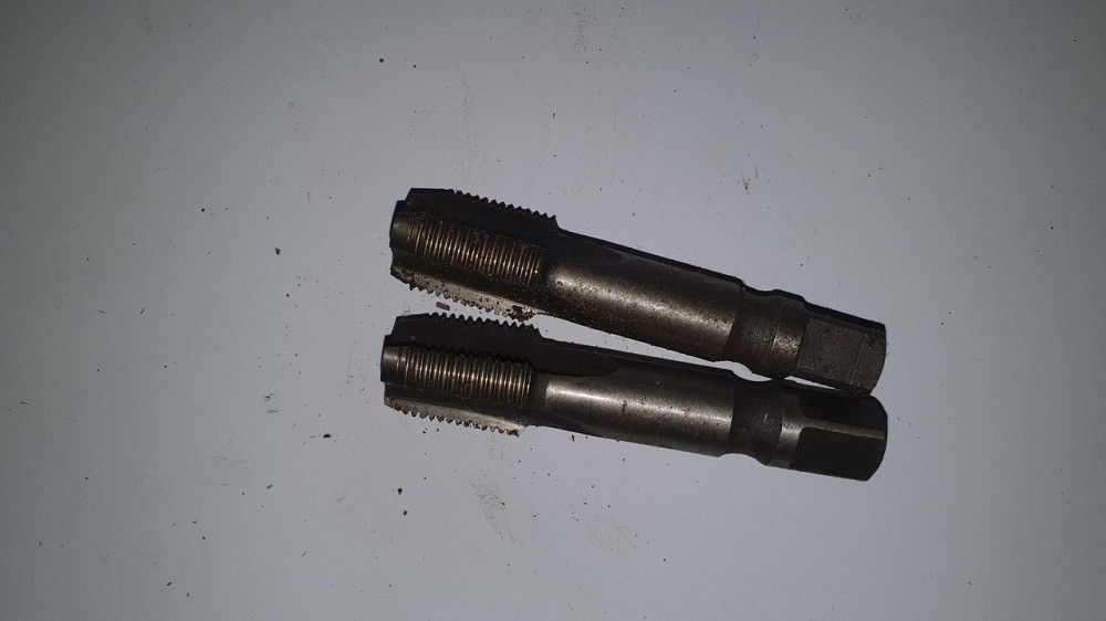 Метчик дюймовый машинно-ручной 3/8 Rc. СССР. Харьков - изображение 1