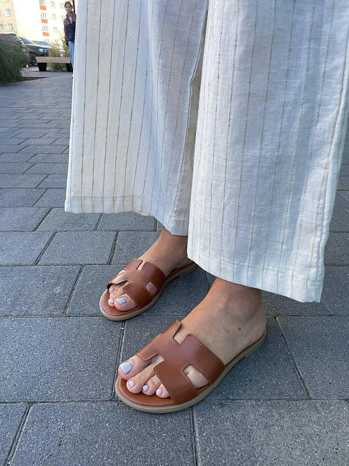 Dino Vittorio Зручні жіночі шкіряні коричневі шльопанці на низькій підошві Dino Vittorio 102-50 Коломыя - изображение 4