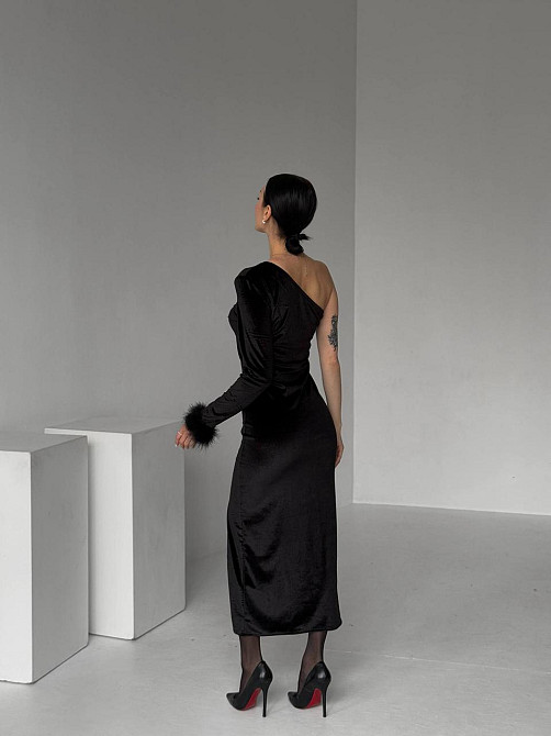 Женское элегантное платье на одно плечо с разрезом бархат 46/48 Одесса - изображение 5