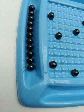 Настільна гра з магнітними кульками 