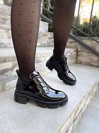 Туфлі жіночі ROSTA 3040 чорні (весна-осінь, шкіра лакована) (4350) Коломыя
