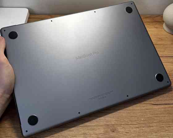 Ноутбук Apple MacBook Pro 16 2021 16-Core GPU M1 Pro 16Gb 512Gb Space Gray Киев