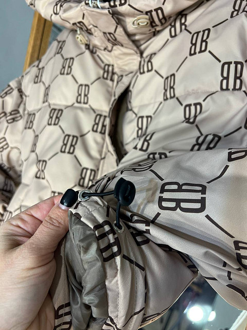 Куртка жіноча оверсайз демісезонна HAIZIYUAN 192 з капюшоном візерунок літери BB капучино, капучино, XL Київ - фото 4