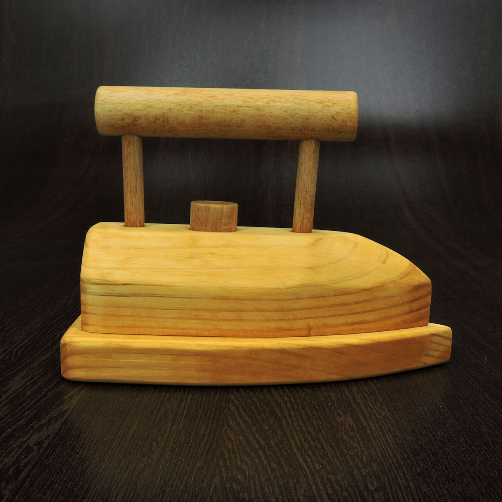 Игрушечный утюг 