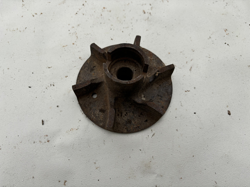 Крыльчатка водяного насоса СМД-14, СМД-22 (старого образца). 14-1304А-1. Харьков - изображение 1