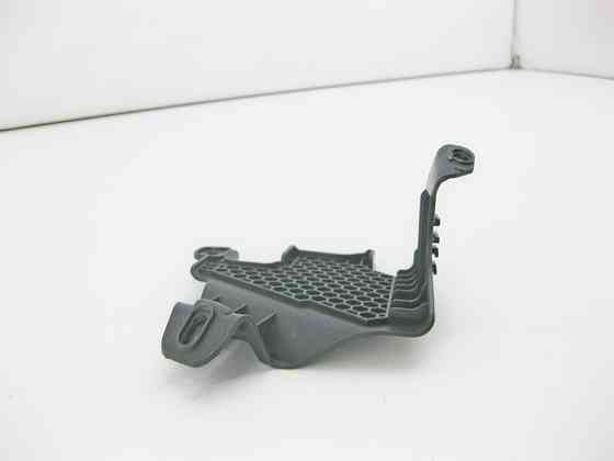 Mercedes-Benz  A2466840437 Пластикова опора в ногах переднього правого пасажира A-Class W176 B-Class W246 CLA C117 GLA X156 Одесса