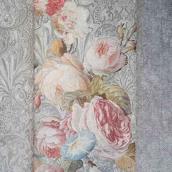 Шпалери метрові вінілові на флізелін Yuanlong Samsara квіти троянди червоні півонії бордові блакитні на сірому Київ