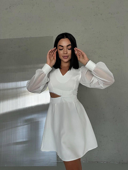 Жіноча елегантна сукня з асиметричним ефектним вирізом і шифоновими рукавами костюмка Білий, 46 Одеса - фото 5