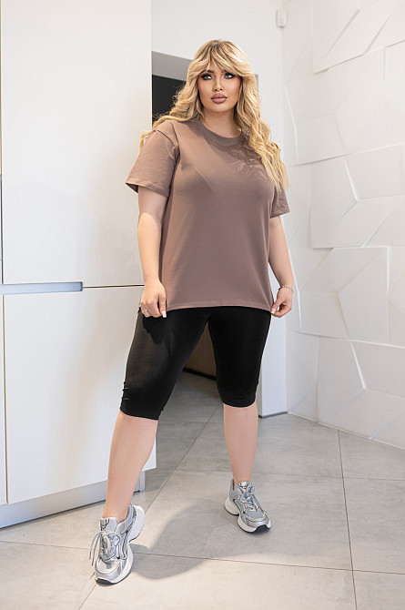 Базовая женская футболка 