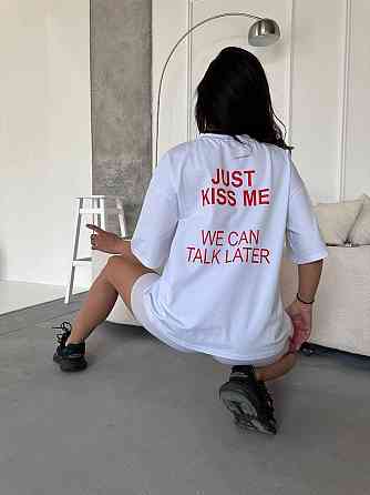 Белая оверсайз футболка с надписью на спине just kiss me, 42-46 Лубны
