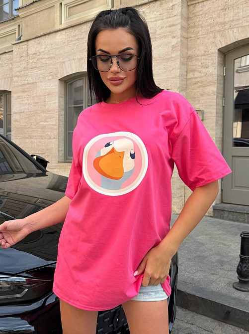 Жіноча подовжена оверсайз футболка з милим принтом турецький кулір Одеса - фото 9