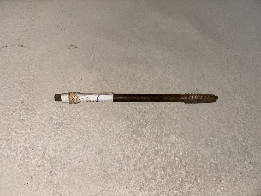 Метчик гаечный М12.2 (0153). СССР. Харьков - изображение 1