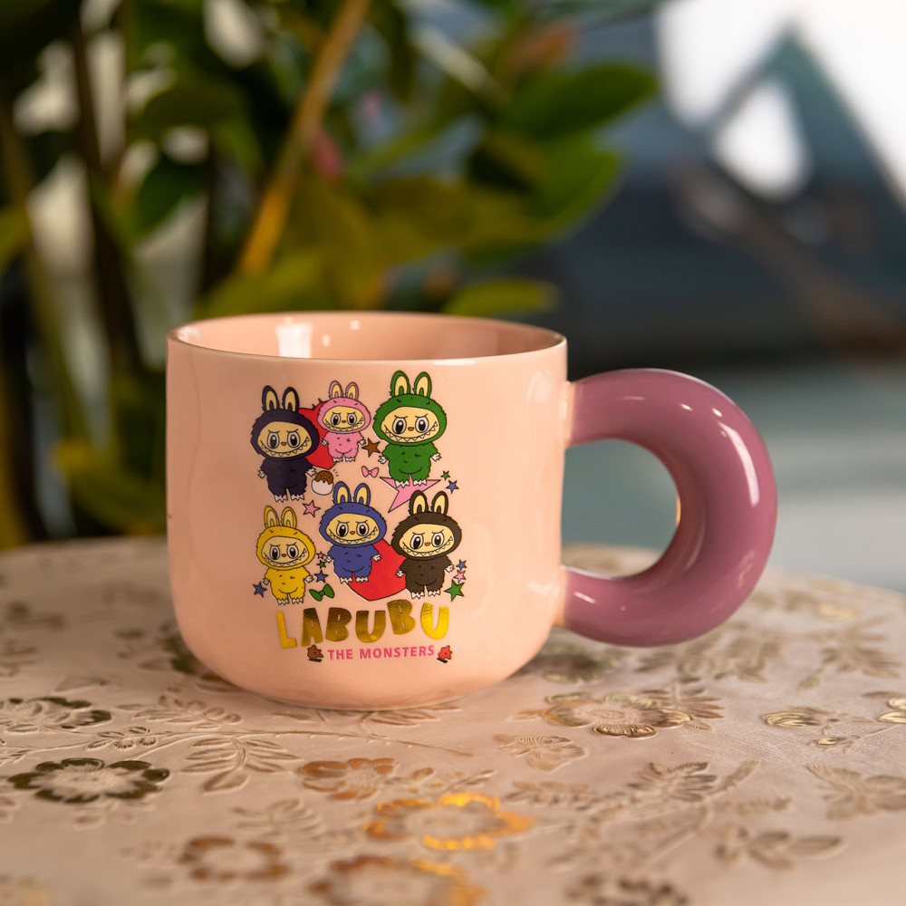 Yiwu Чашка порцелянова Labubu Brighten Your Day 400 (мл) подарункова кружка прикольна чашка для Коломия - фото 1