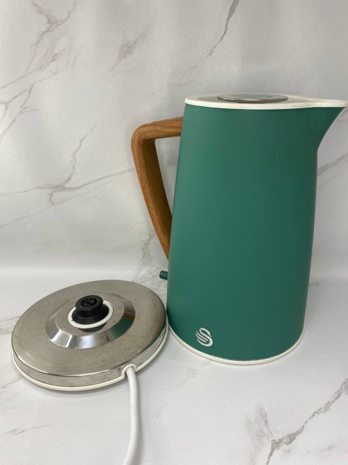 Б/в Електричний чайник Swan SK14610GREN Nordic 2200 вт, Швидке Закипання, інтер'єрний Сосна зелена Київ - фото 5