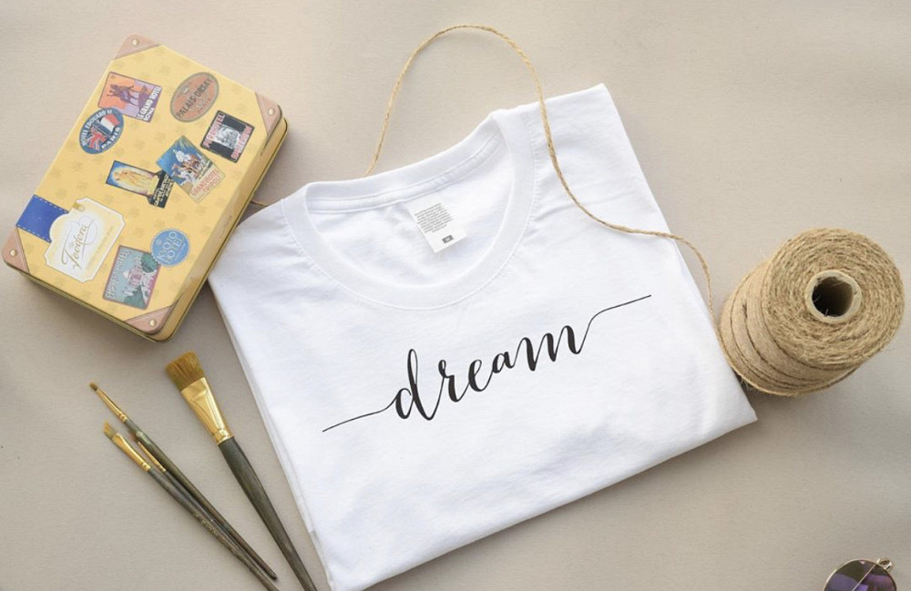 Белая женская футболка с надписью - dream Черновцы - изображение 1