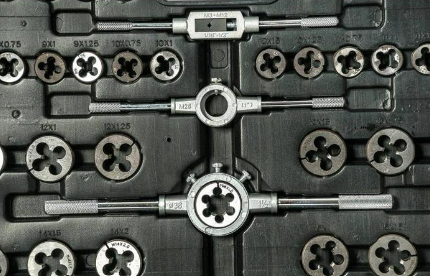 OX-609 Набор Для Нарезки И Нарезки Резьбы 110 Шт Метрическая Резьба M2-M18 С Пластиковым Ящиком Одесса - изображение 5