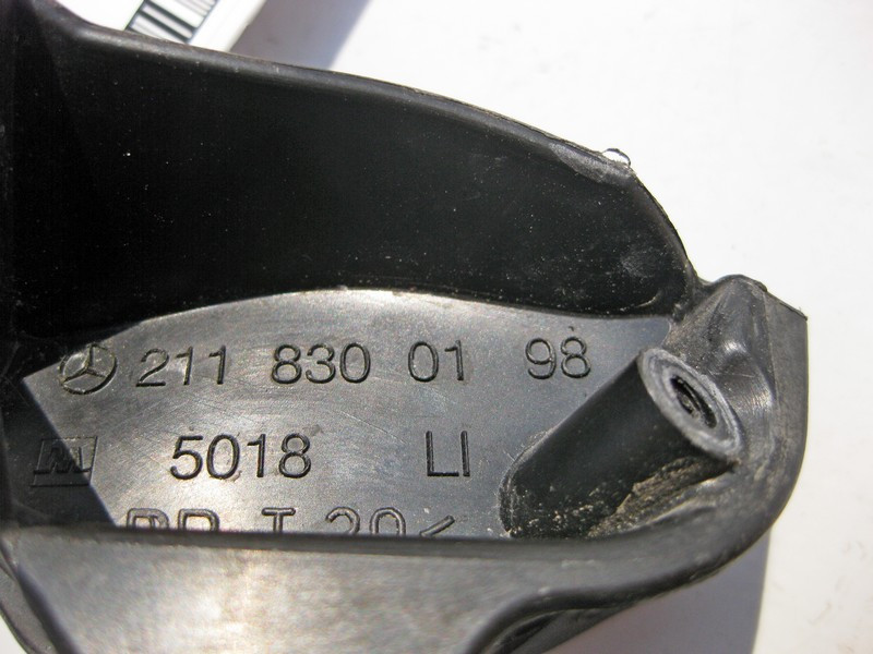 Mercedes-Benz  A2198310744 Дефектна напрямна водовідведення - пластика двірників ліва CLS C219 Одеса - фото 4